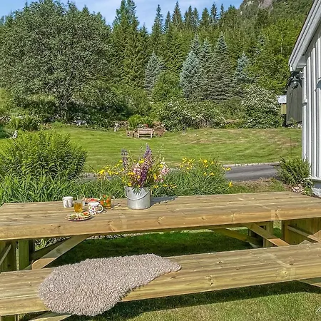 別荘 Stunning In Tonstad With Kitchen Tjørhom
